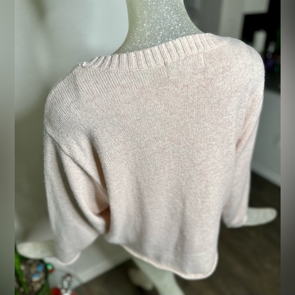 Wildfox Women’s Light Pink “Taking a Sip” Wide Collar Sweater. Size XSmall - Picture 7 of 12